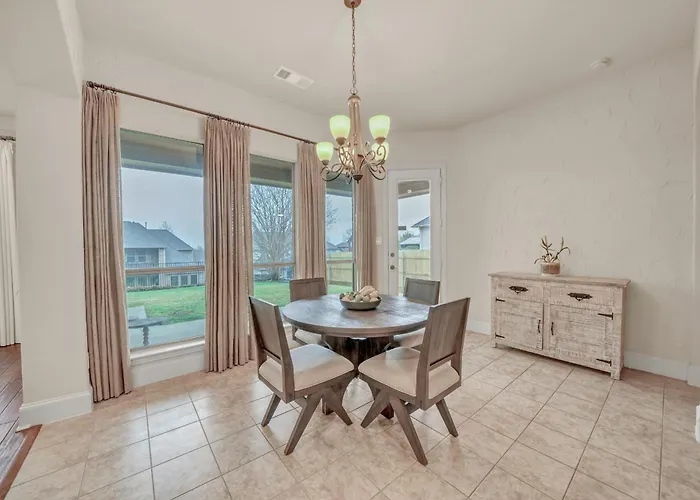 Holiday home New Luxury Retreat With Skyline Views & Theater *