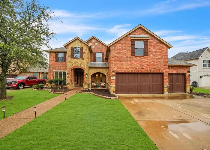 New Luxury Retreat With Skyline Views & Theater Holiday home