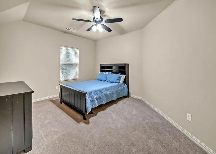 New Luxury Retreat With Skyline Views & Theater * Fort Worth
